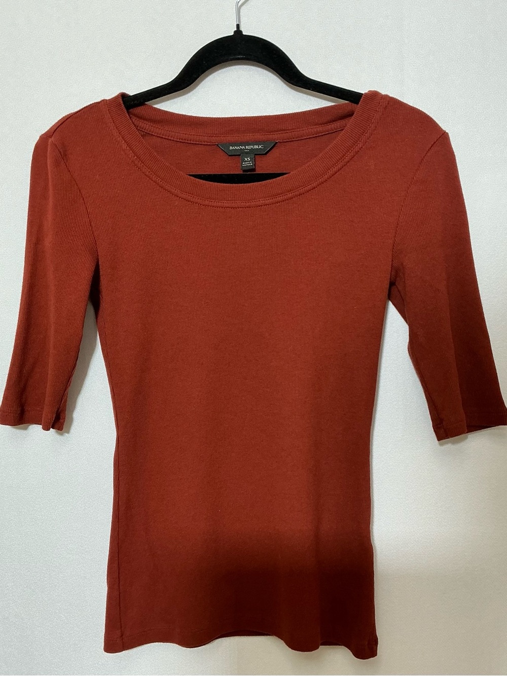 Banana Republic Rust Short-Sleeve Ribbed Crewneck Tee - Picture 2 of 6